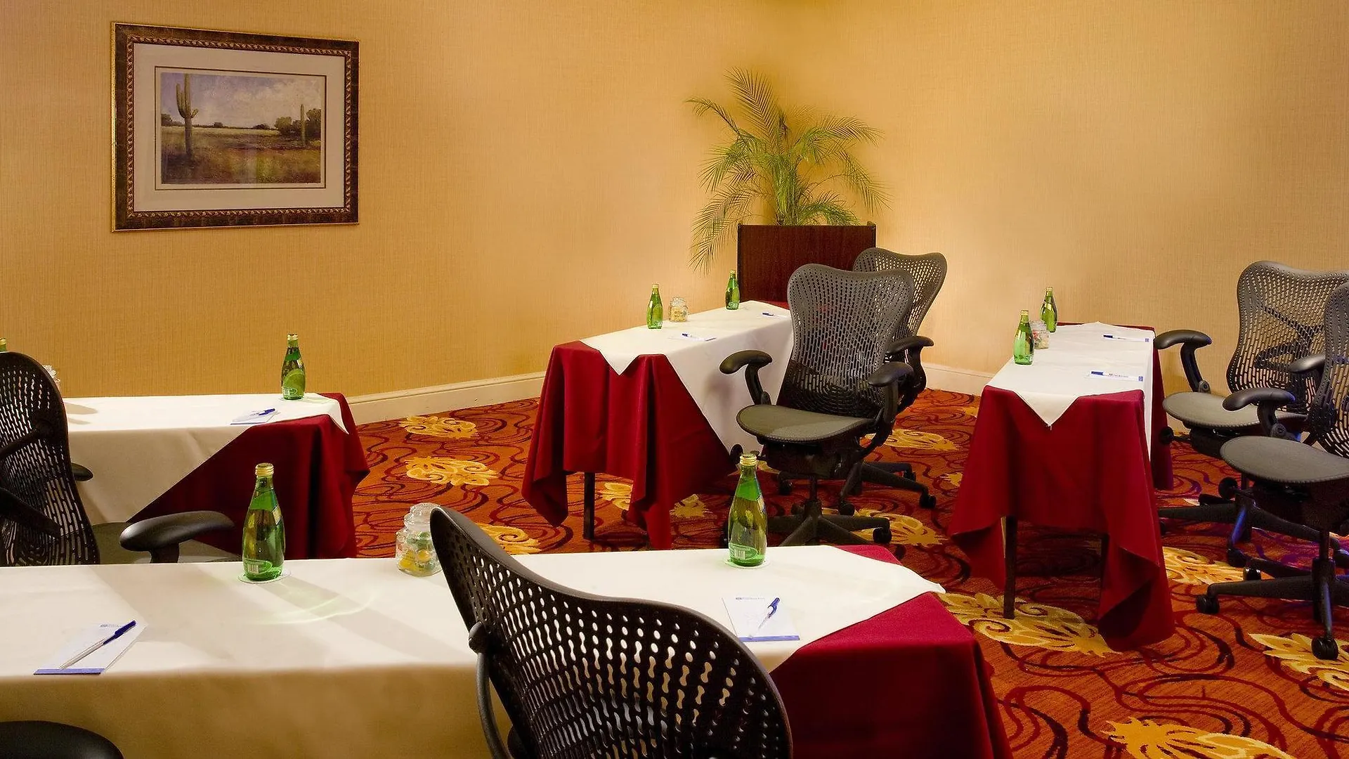 Hilton Garden Inn Scottsdale Old Town 3*,